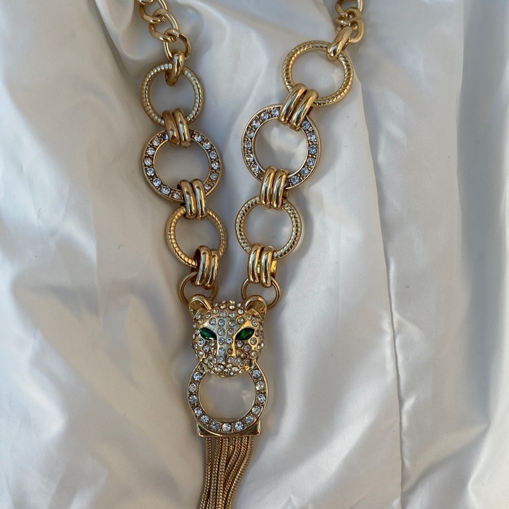 New GUESS Necklace